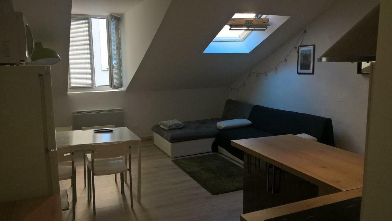 Rent4night Europole Apartment